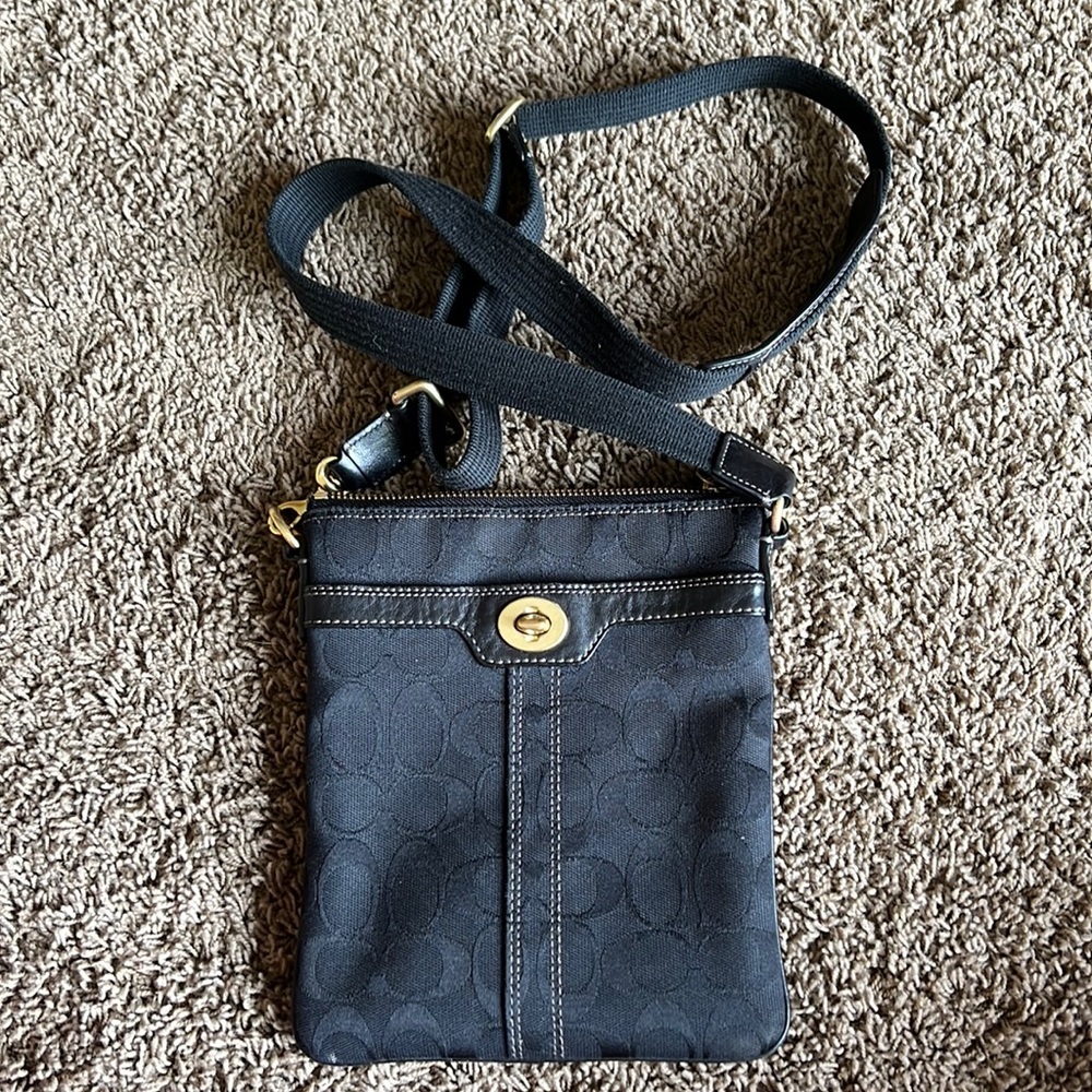 Authentic coach crossbody signature bag